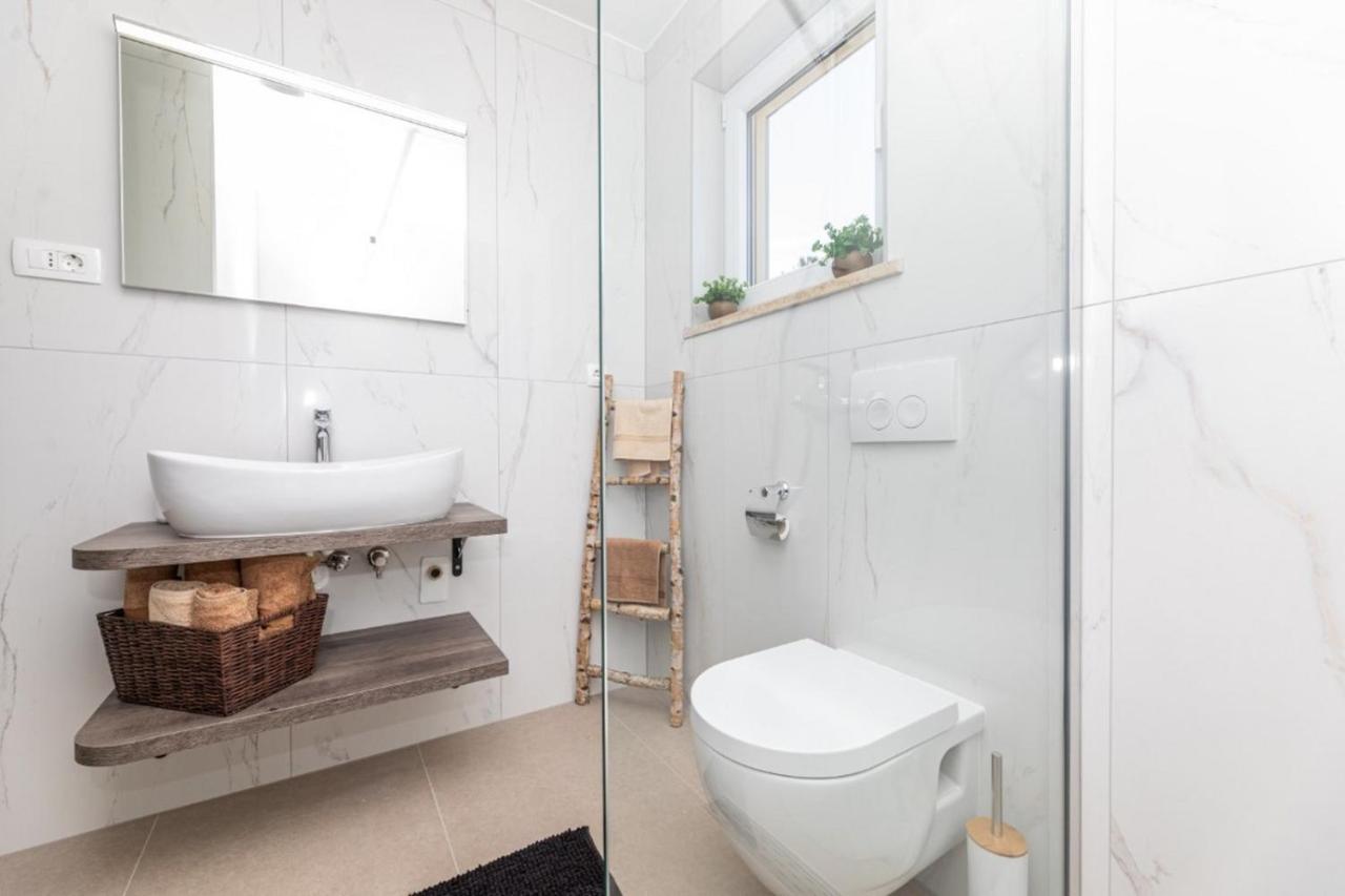 Apartman Grzetic Šilo Exteriör bild