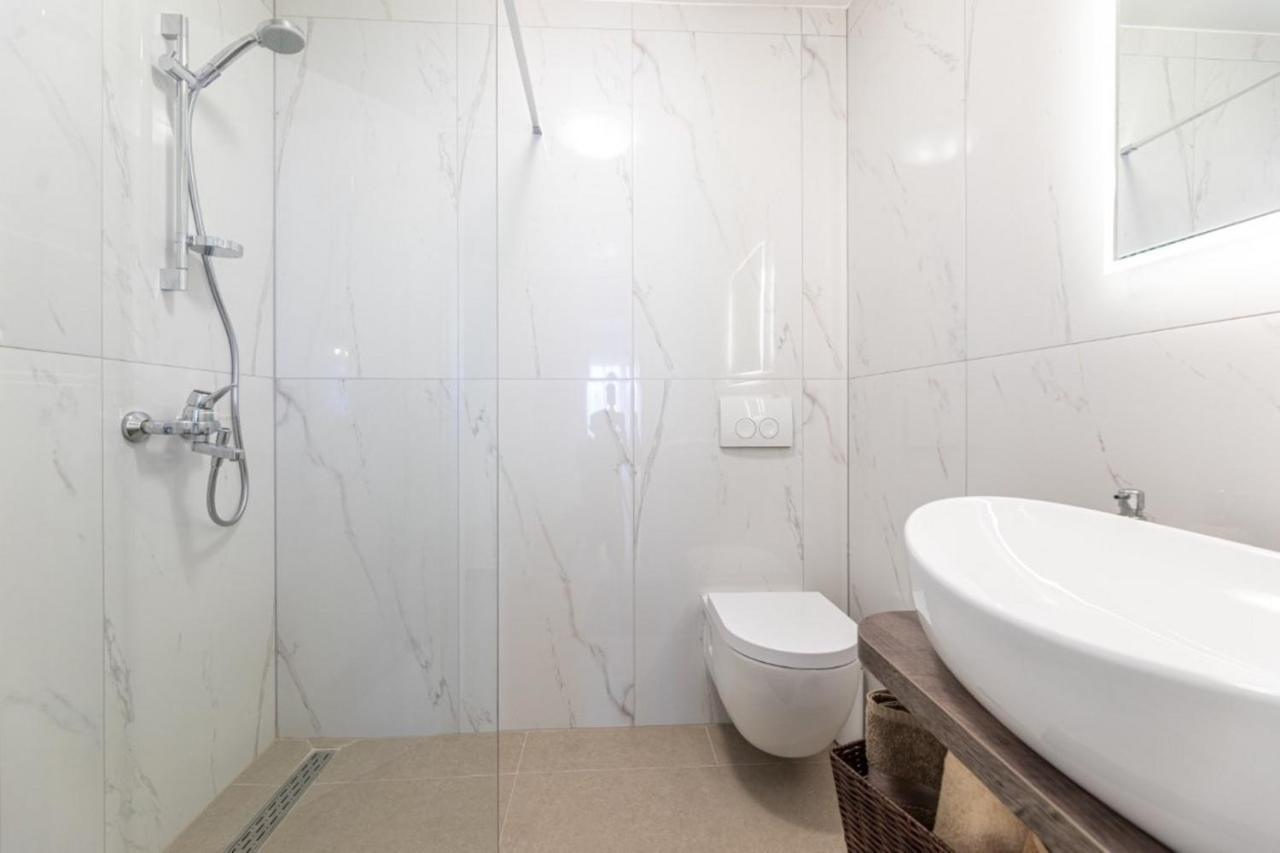 Apartman Grzetic Šilo Exteriör bild