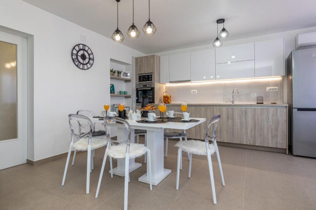 Apartman Grzetic Šilo Exteriör bild