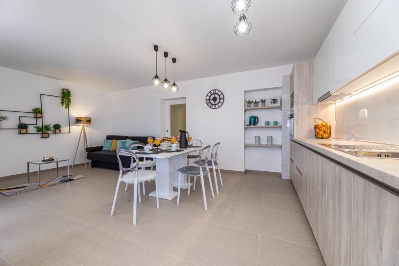 Apartman Grzetic Šilo Exteriör bild
